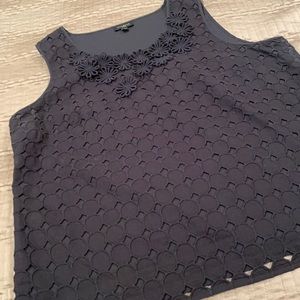 Talbots petites top, sleeveless, flowered neck line, side zipper, 12 P